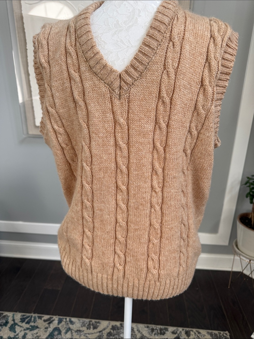 Vintage 90’s McGregor Cable Knit Sweater Vest Wool Blend Tan Beige Large
